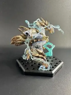 まとめ買い歓迎　モンスターハンタースタンダードモデル　ジンオウガ　1000体限定 まとめ買い歓迎 モンスターハンタースタンダードモデル