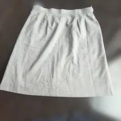 ライトグレー タイトスカート サイドポケット付き
