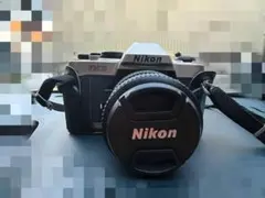 Nikon FM10 一眼レフカメラ　美品　カラーネガフィルム1本おまけ付き CONTAX（コンタックス） ニコン Nikon フィルムカメラ FM10 標準セット