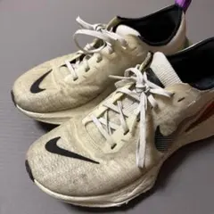 NIKE INVINCIBLE RUN 3 ランニングシューズ