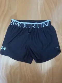 専用キッズUnder Armour 黒 ショートパンツ