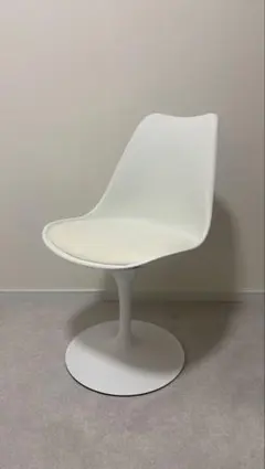ホワイトシンプルチェアのサムネイル