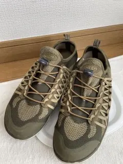 【KEEN】スニーカー カーキ色 メンズ　26.5㎝のサムネイル