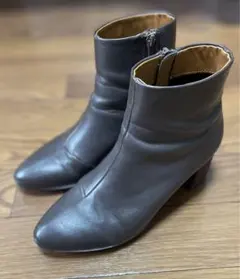 ショートブーツ　23.5センチ