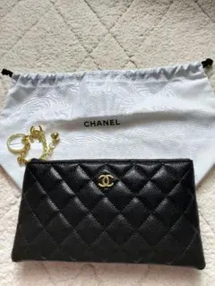 CHANELノベルティ キャビアスキン マトラッセ ポーチ ブラックのサムネイル