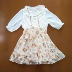 フリル付きフラワープリントワンピース