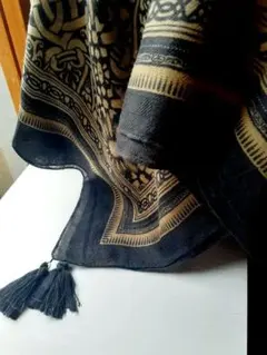 美品　goa ストール ブラック×ブラウン　タッセル付き　大判のサムネイル