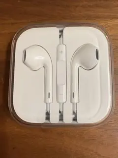 新品Apple iPhone純正イヤフォンホワイト ケース付