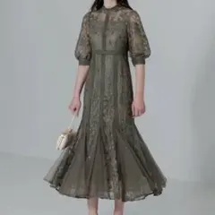 Leja ラメ花柄刺繍ポイントレース加工チュールヘムワンピースドレス　結婚式