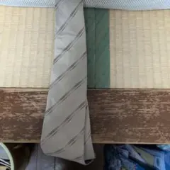 メンズ ネクタイ ベージュ ストライプ柄