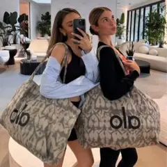 新品未使用　アローヨガ ALO Yoga　トートバッグ　グレー