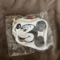 m*i様 ディズニーストア　ミッキーマウス ポーチ カラビナ付き
