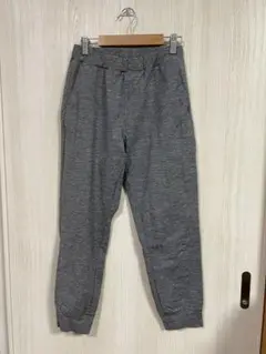 ユニクロ　ジュニアキッズ　ウルトラストレッチドライジョガーパンツ160cmグレー