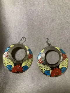 値下げしました★【ファッションピアス☆フラワー&ゴールドカラー】