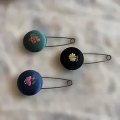 韓国　刺繍ピンブローチ　花柄　蝶　3点セット