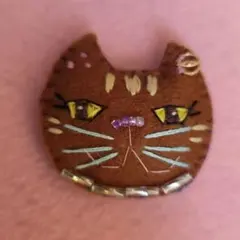 茶トラ　猫ブローチ　フェルト