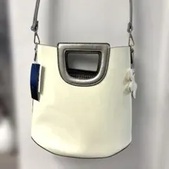 新品タグ付き Cure borsa クーレボルサ アイボリー ショルダーバッグ