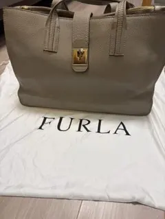 FURLA グレー レザー ショルダーバッグ