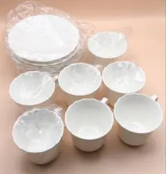 【美品】NARUMI シルキーホワイト コーヒーカップ＆ソーサー ７客
