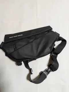 黒のショルダーバッグ　PACK YOUR DREAM