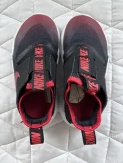 Nike スリッポン スニーカー ブラック/レッド　15㎝