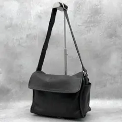 美品 HIROFU ヒロフ ショルダーバッグ シボ革 A4可 大容量 ブラック 美品 HIROFU ヒロフ ショルダー バッグ2way ブラック 筒型