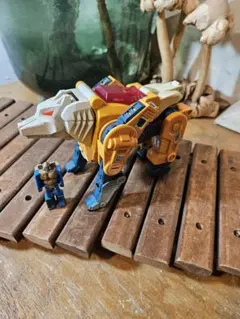 トランスフォーマー ウィアードウルフ タカラ　玩具 超合金 ミクロマン