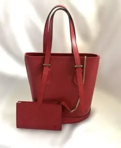 Louis Vuitton エピ バケットPM レッド トートバッグのサムネイル