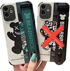 迷彩 かわいい KAWS iPhone15Proケース カウズ クール