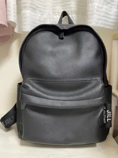 ジルバイジルスチュアート　ブラックレザーストラップロゴバックパック