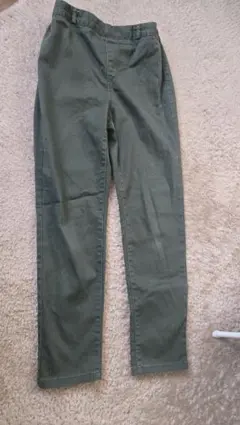 カジュアルパンツ オリーブグリーンGU