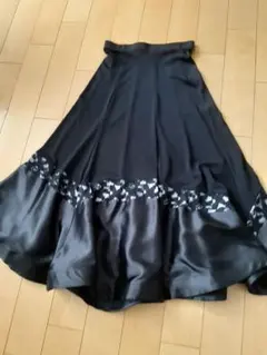 社交ダンス黒いフレアスカート レッスンウェア