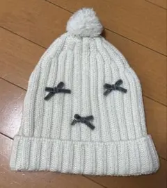 美品　ファミリア　familiar ニット 帽子　53-55 試着のみ　現行品 美品 ファミリア familiar ニット 帽子 53-55 試着のみ 現行品