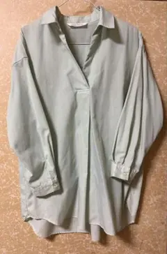 Lugnoncure ライトグリーン Vネックシャツ　フリーサイズ