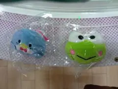 はぴだんぶいつかまりぬいぐるみバッジ　けろけろけろっぴ、タキシードサムセット