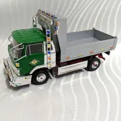 デコトラダンプ1/32　プラモデル　完成品のサムネイル