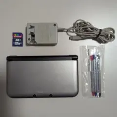 ニンテンドー3DS LL シルバー 本体　純正ACアダプター付き