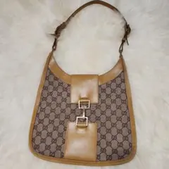 Item thumbnail for item 72e30c34-7dc5-499e-ade2-7040c1b56cef