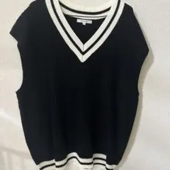 Vネックノースリーブベスト 黒と白