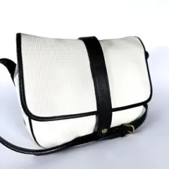 【美品】Yves Saint Laurent カサンドラ　ショルダーバッグ