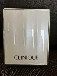 CLINIQUE パウダーファンデーション　27N コスメ　美容　化粧クリニークのサムネイル