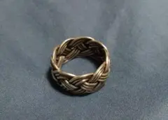 編み込みデザイン リング