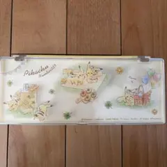 ポケモン　ピカチュウ　ペンケース