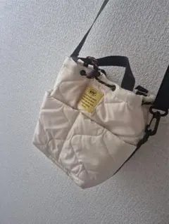 kiu キルティングショルダーバッグ ホワイト