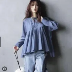 美品 カデュネ 裾フレアブラウス ブルー 洗える ペプラムシルエット