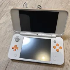 New ニンテンドー 2DS LL ホワイト/オレンジ 充電器付き