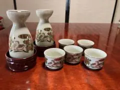 【九谷金山窯】九谷焼 酒器セット 徳利2本 お猪口5個 徳利袴付　金彩 雀柄