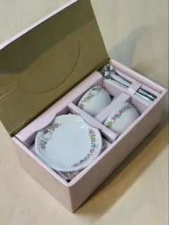 ハローキティ　ティーカップ&ソーサー