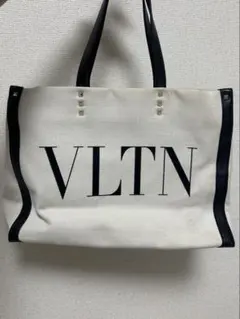 VALENTINO トートバッグ VLTNのサムネイル