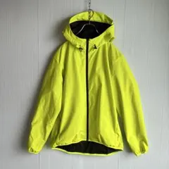 美品　ジーユー　メンズマウンテンパーカー　蛍光グリーン　キャンプ　登山のサムネイル